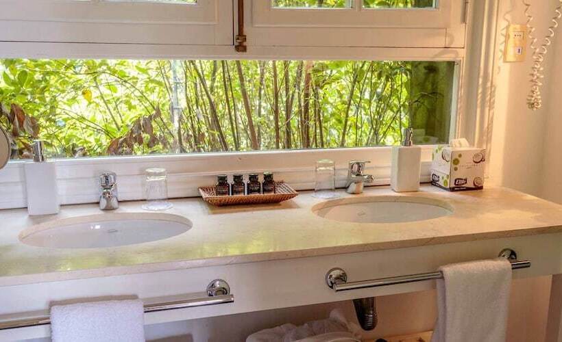 اتاق لوکس, L Auberge