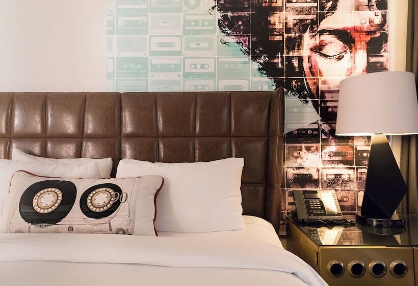 Люкс Superior, Montrose At Beverly Hills