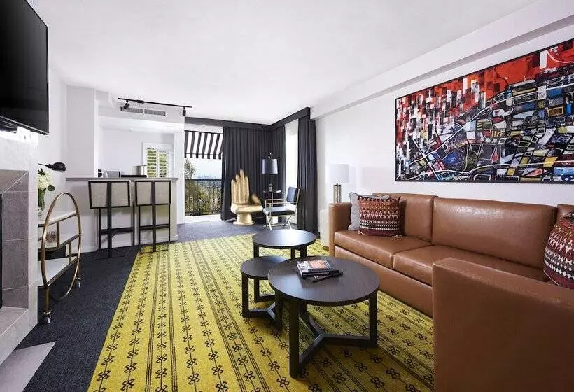 Suite Queen Bed, Montrose At Beverly Hills