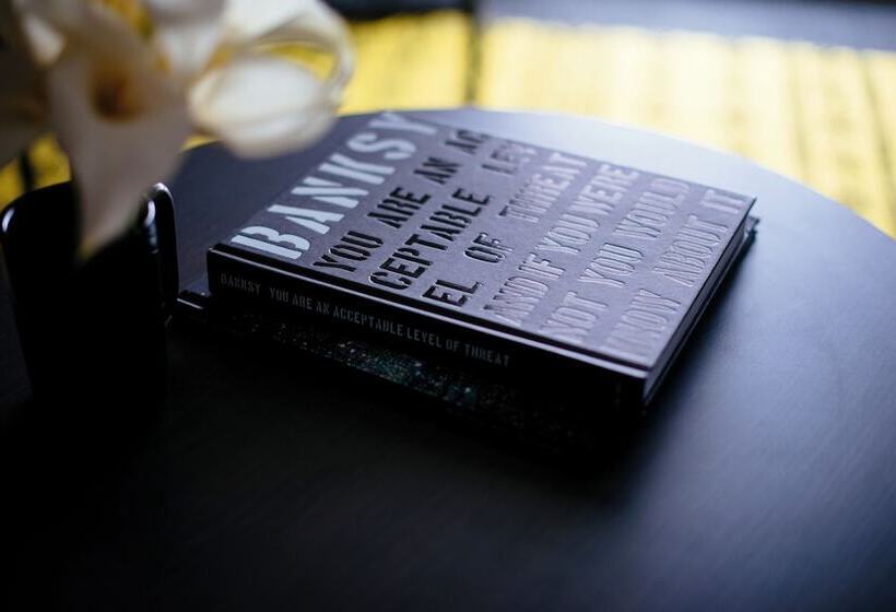 Люкс Кровать Квин, Montrose At Beverly Hills