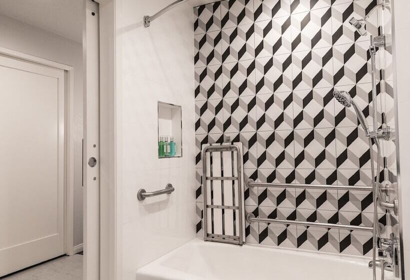 Люкс Адаптированный для Инвалидов, Montrose At Beverly Hills