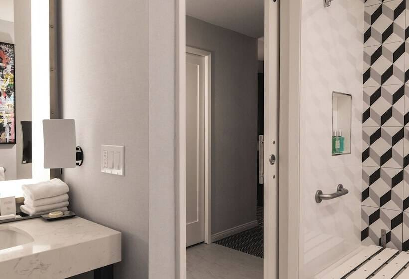 Люкс Адаптированный для Инвалидов, Montrose At Beverly Hills