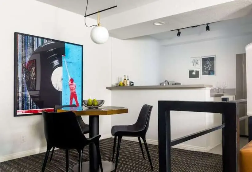 Апартаменты 1 Спальня, Montrose At Beverly Hills