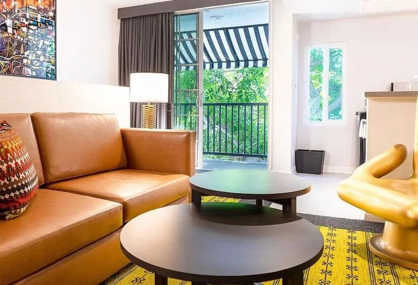 Апартаменты 1 Спальня, Montrose At Beverly Hills