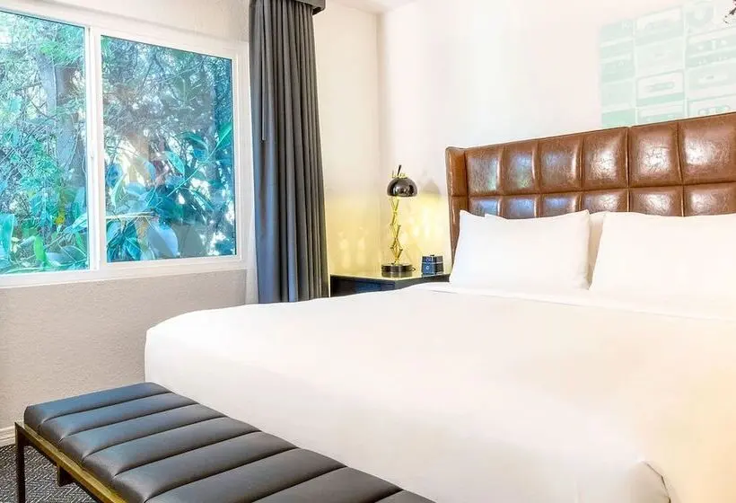 Апартаменты 1 Спальня, Montrose At Beverly Hills