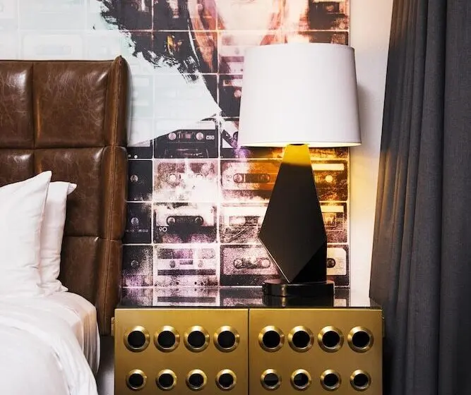 Люкс Премиум, Montrose At Beverly Hills