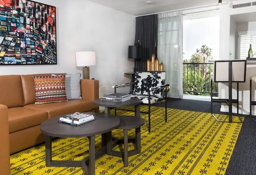 Люкс Премиум, Montrose At Beverly Hills