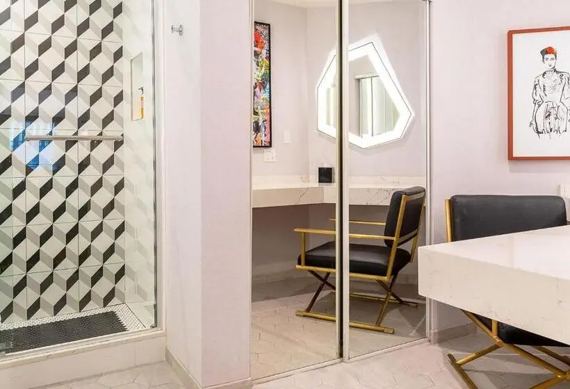 Люкс Кровать Квин, Montrose At Beverly Hills