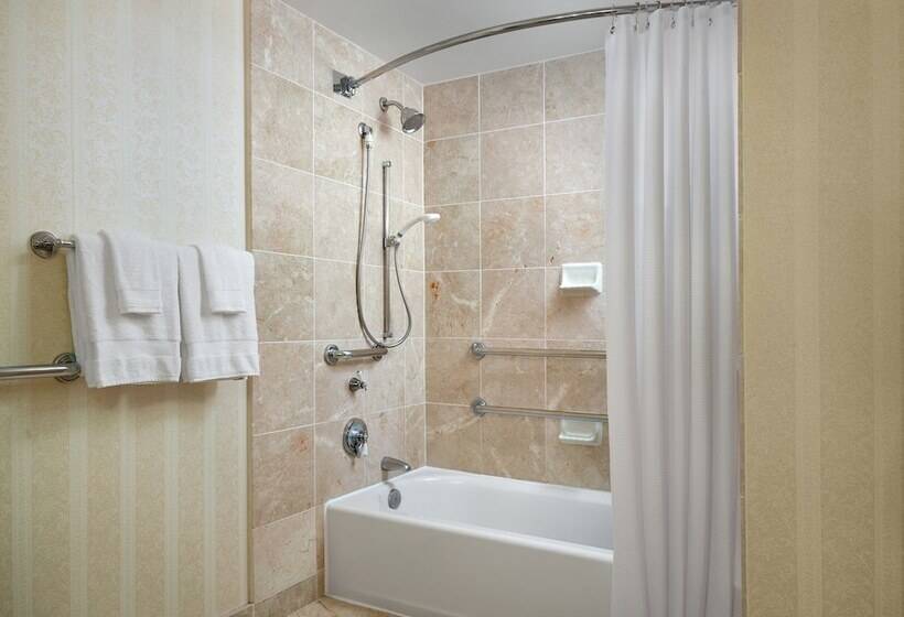 Номер Deluxe Адаптированный для Инвалидов, Omni Shoreham