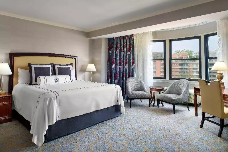 اتاق لوکس با تخت بزرگ, Omni Shoreham