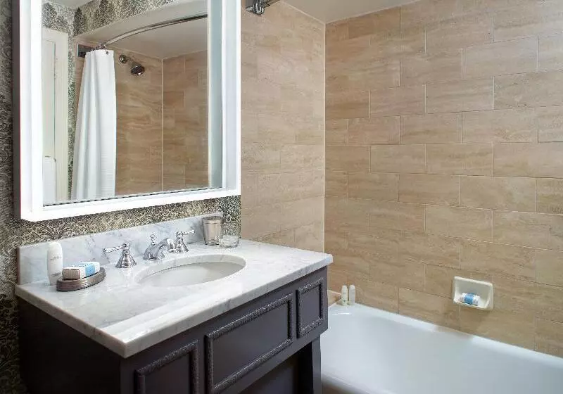 سوئیت کلاسیک, Omni Shoreham