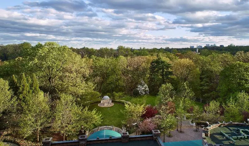 سوئیت کلاسیک, Omni Shoreham