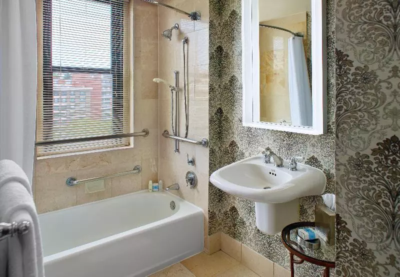 اتاق استاندارد با تخت بزرگ, Omni Shoreham