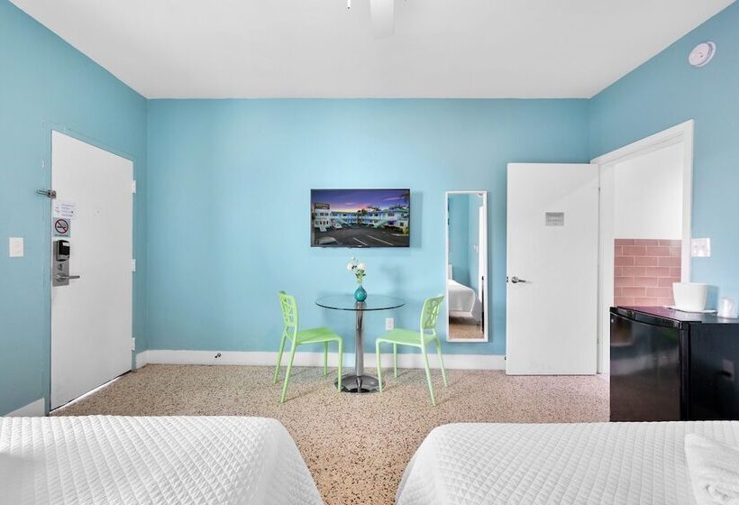 디럭스 룸, The New Yorker Miami