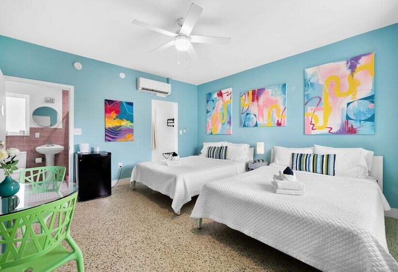 디럭스 룸, The New Yorker Miami