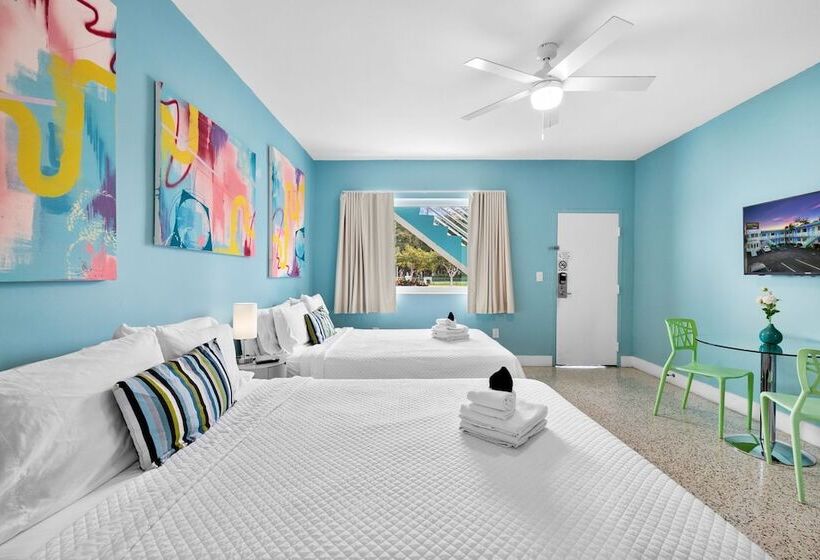 디럭스 룸, The New Yorker Miami