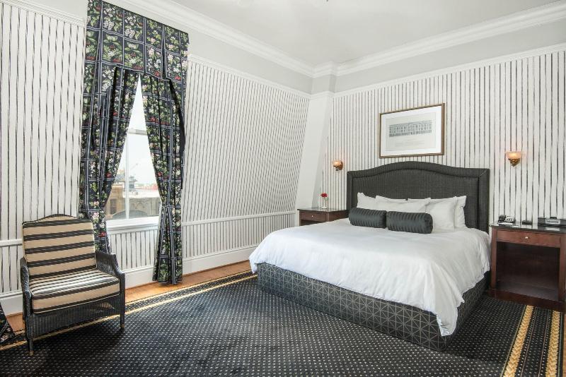 חדר דחוקס עם מיטת קינג, The Tremont House, Galveston, A Tribute Portfolio