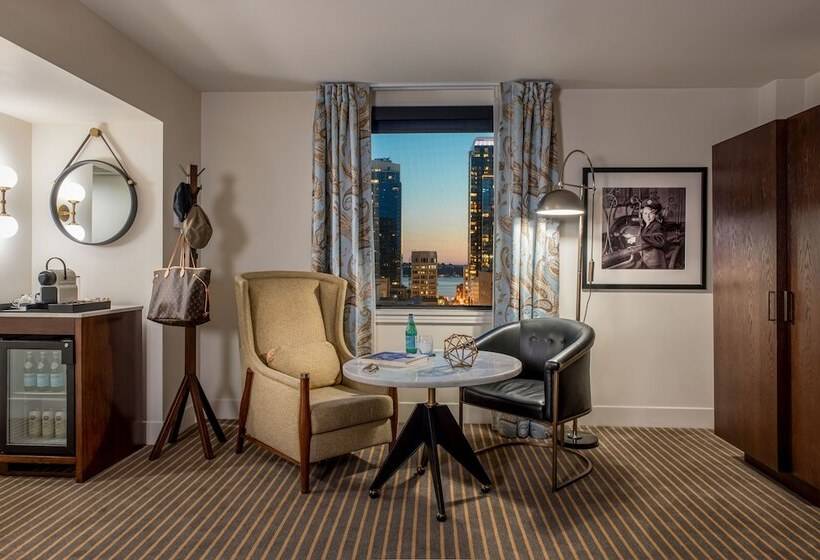 스탠다드 스튜디오 더블 침대, Theodore