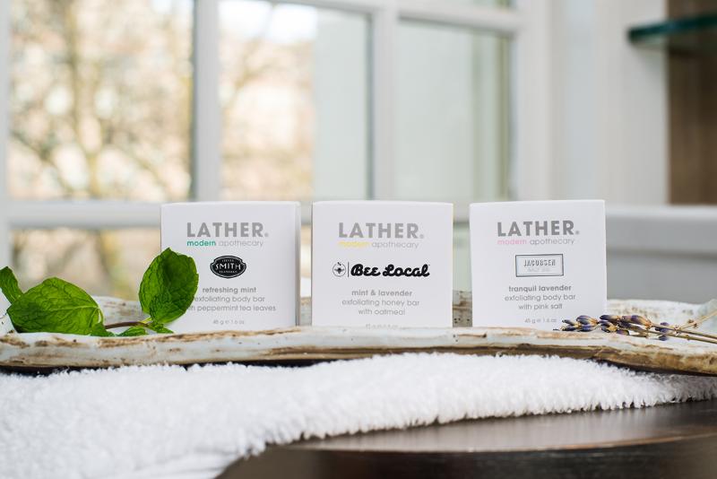 스탠다드 룸 킹사이즈 침대, Theodore