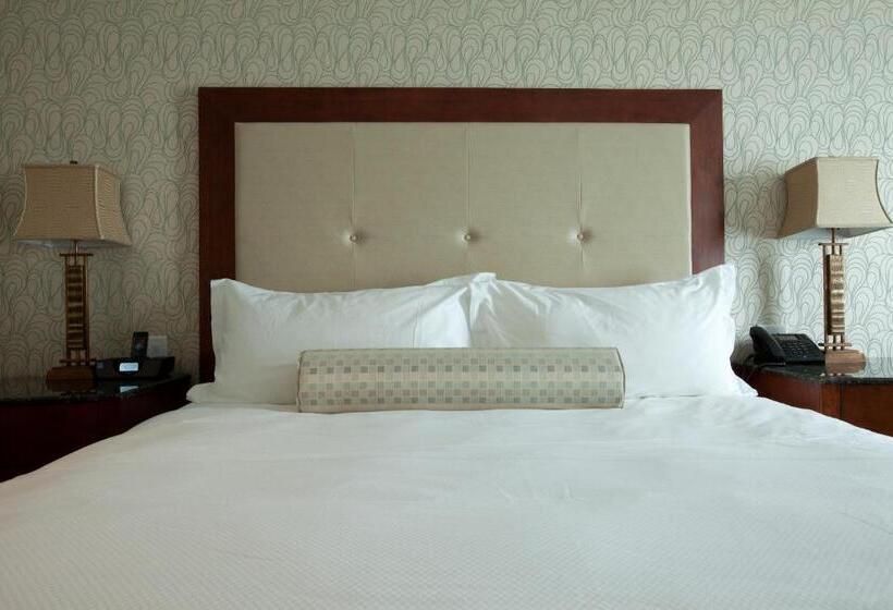 キングサイズベッドのスタンダードルーム, Town & Country Inn And Suites