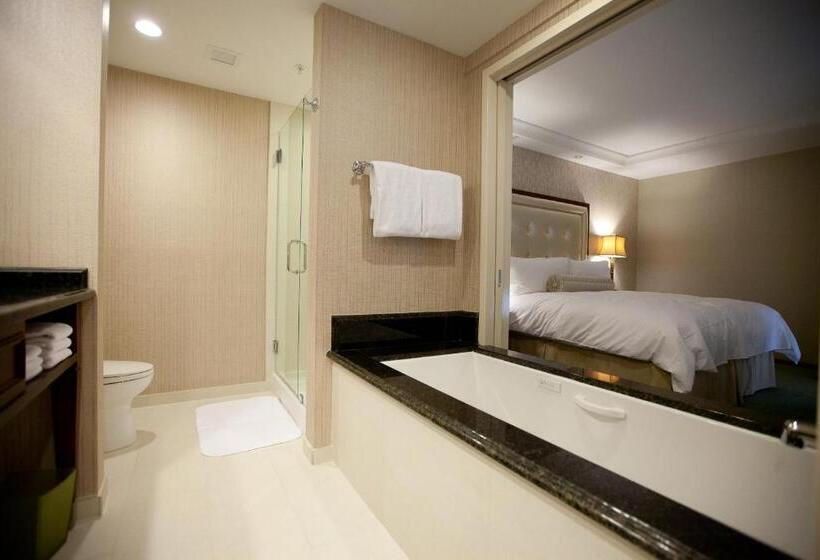 جناح جونيور, Town & Country Inn And Suites