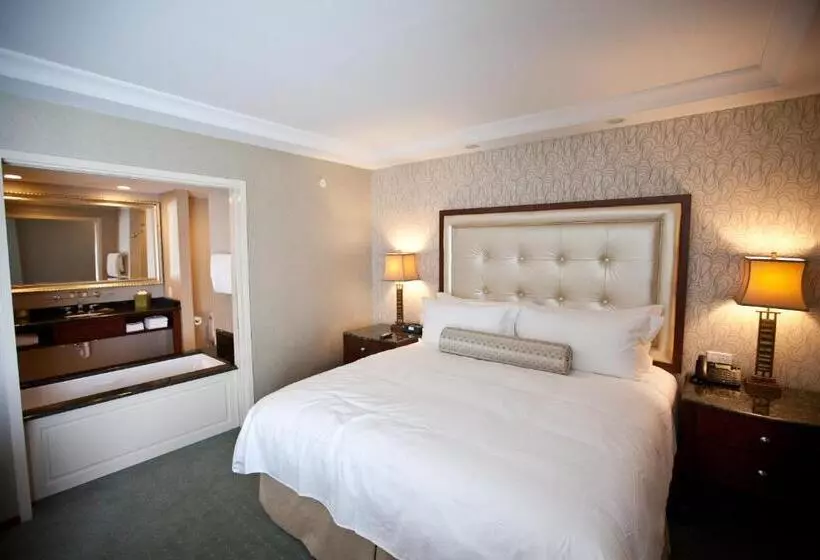 ジュニアスイート, Town & Country Inn And Suites