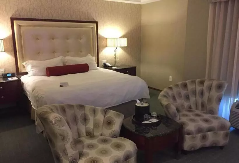 ジュニアスイート, Town & Country Inn And Suites