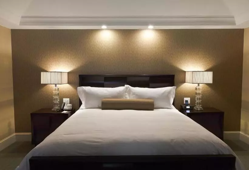 キングサイズベッドのスイートルーム, Town & Country Inn And Suites