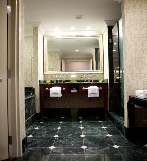 スーペリアースイート, Town & Country Inn And Suites