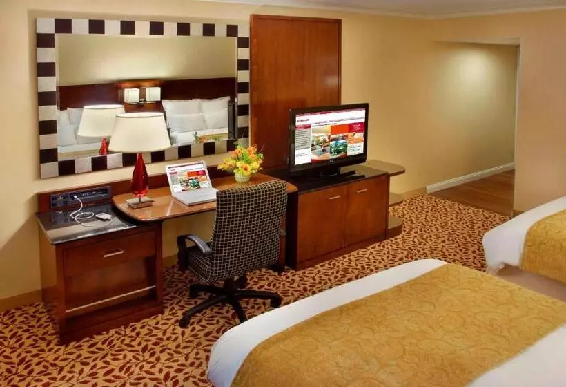 Standard-huone 2 Parivuodetta, Trumbull Marriott Shelton