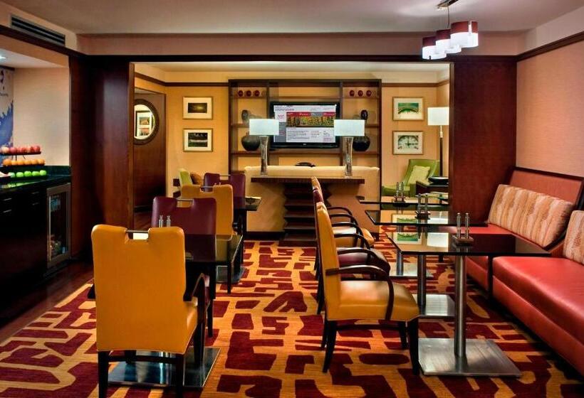 غرفة قياسية سرير كينج, Trumbull Marriott Shelton