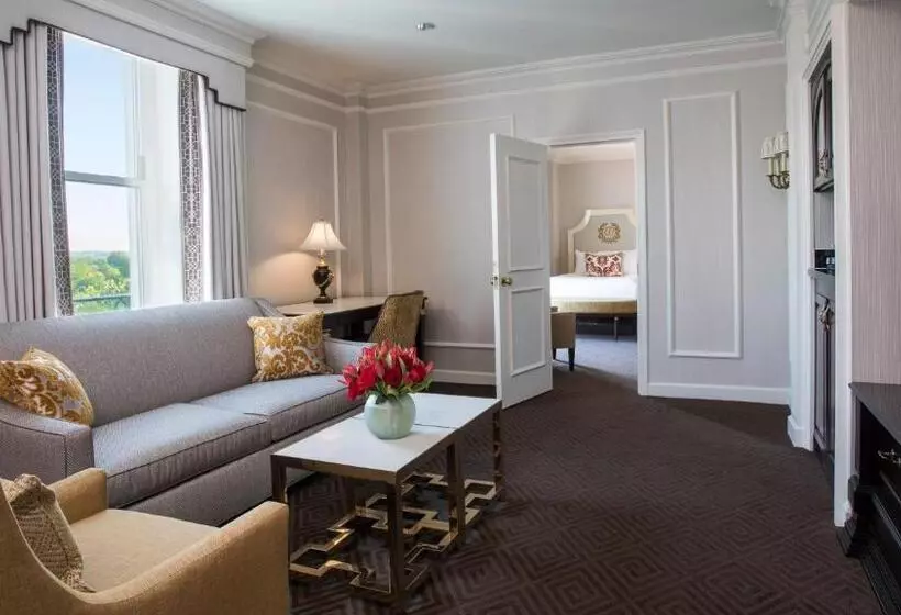 سوئیت با تخت بزرگ, Willard Intercontinental Washington, An Ihg