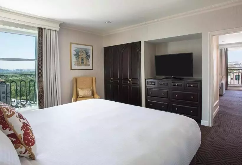 سوئیت با تخت بزرگ, Willard Intercontinental Washington, An Ihg