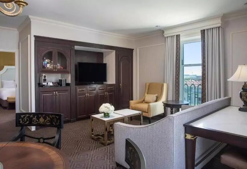 سوئیت با تخت بزرگ, Willard Intercontinental Washington, An Ihg