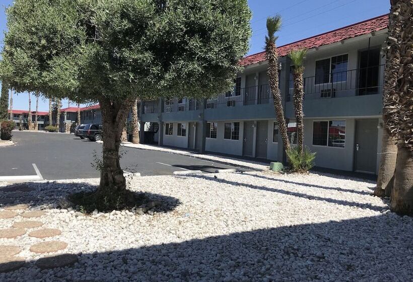 带2个双人床的标准工作室, Economy Inn Barstow
