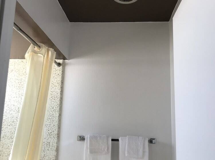 غرفه قياسيه سريرين مزدوجين, Economy Inn Barstow