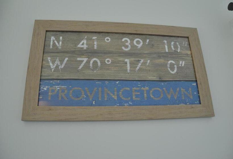 스탠다드 스튜디오 정원 전망, The Masthead Resort