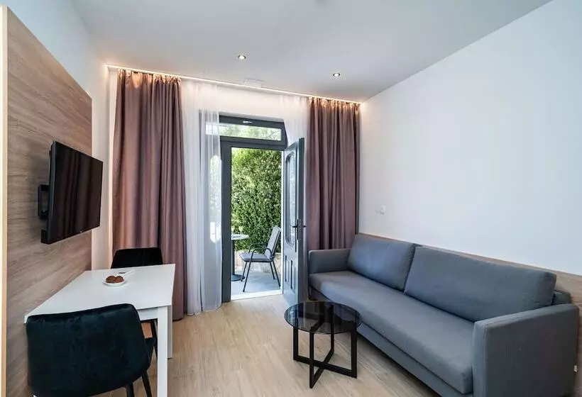 آپارتمان 1 خوابه با تراس, Bacan Serviced Apartments