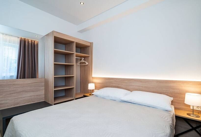 Апартаменты 1 Спальня с Террасой, Bacan Serviced Apartments