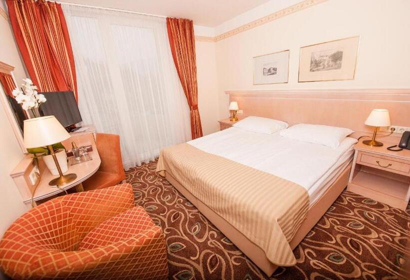 اتاق سوپریور با بالکن, Grand Hotel Sava Superior