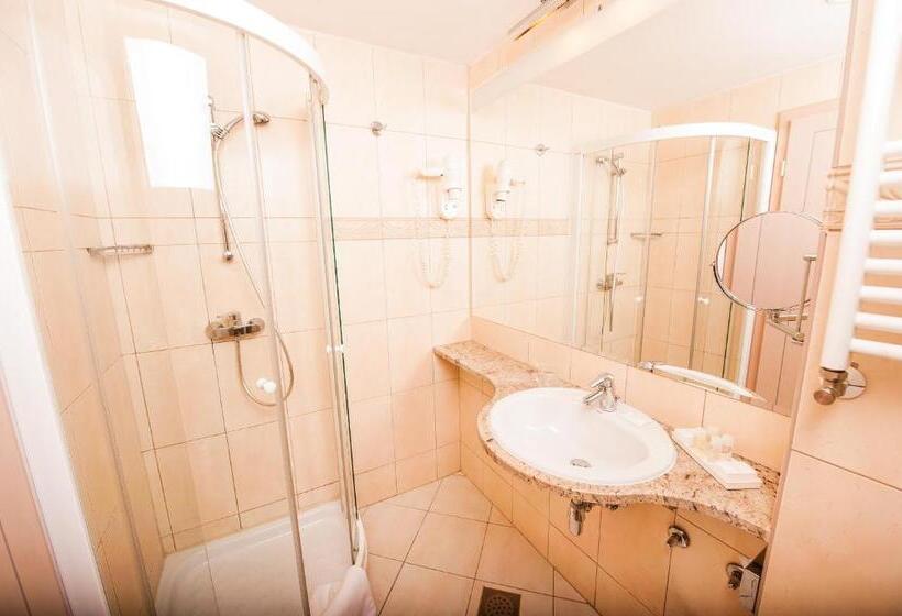 اتاق سوپریور با بالکن, Grand Hotel Sava Superior