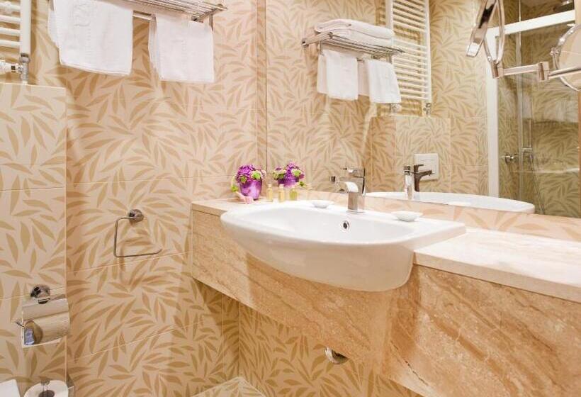 اتاق لوکس با بالکن, Grand Hotel Sava Superior