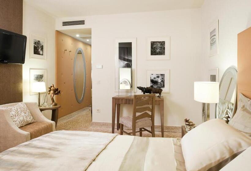 اتاق لوکس با بالکن, Grand Hotel Sava Superior