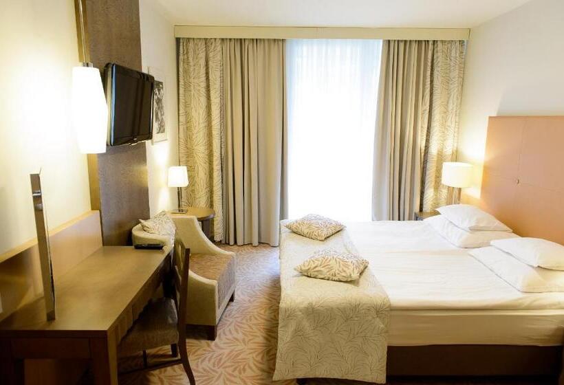 اتاق لوکس با بالکن, Grand Hotel Sava Superior