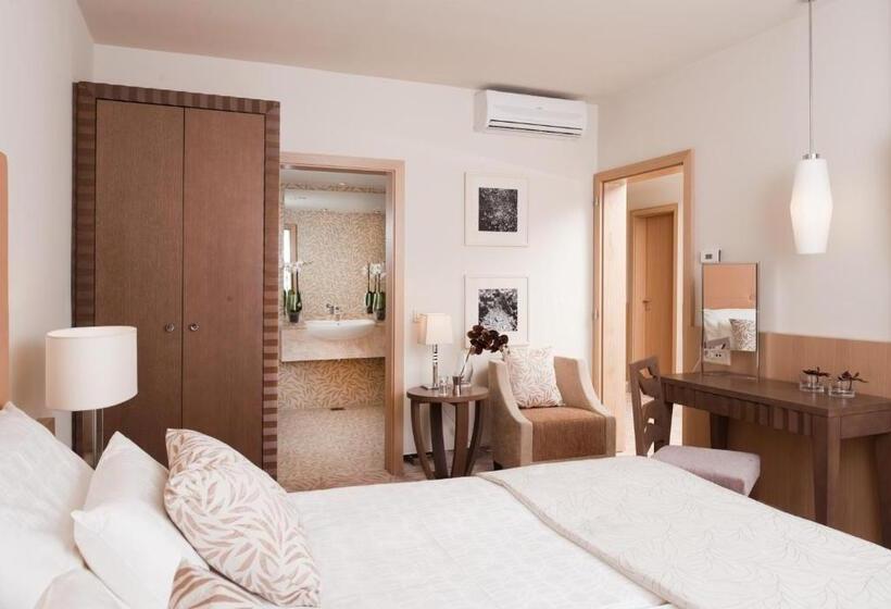 اتاق لوکس با بالکن, Grand Hotel Sava Superior