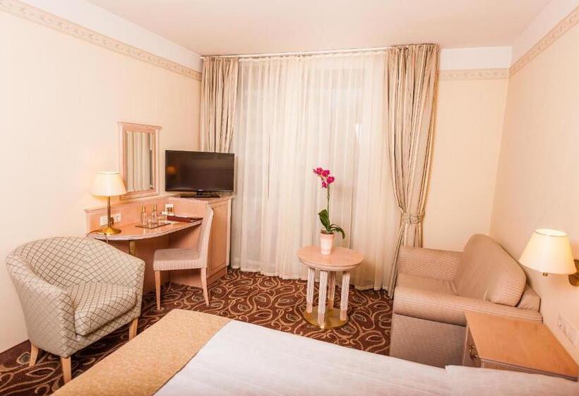 اتاق سوپریور با بالکن, Grand Hotel Sava Superior