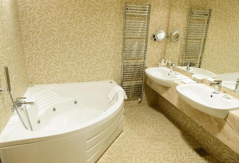 سوییت, Grand Hotel Sava Superior