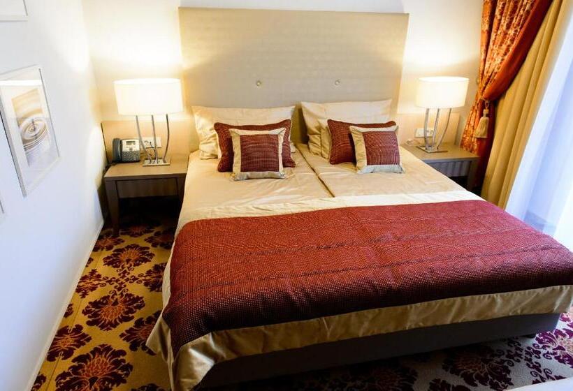 سوئیت پرزیدنت, Grand Hotel Sava Superior