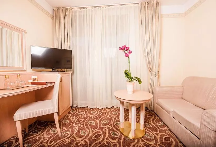 اتاق سوپریور با بالکن, Grand Hotel Sava Superior