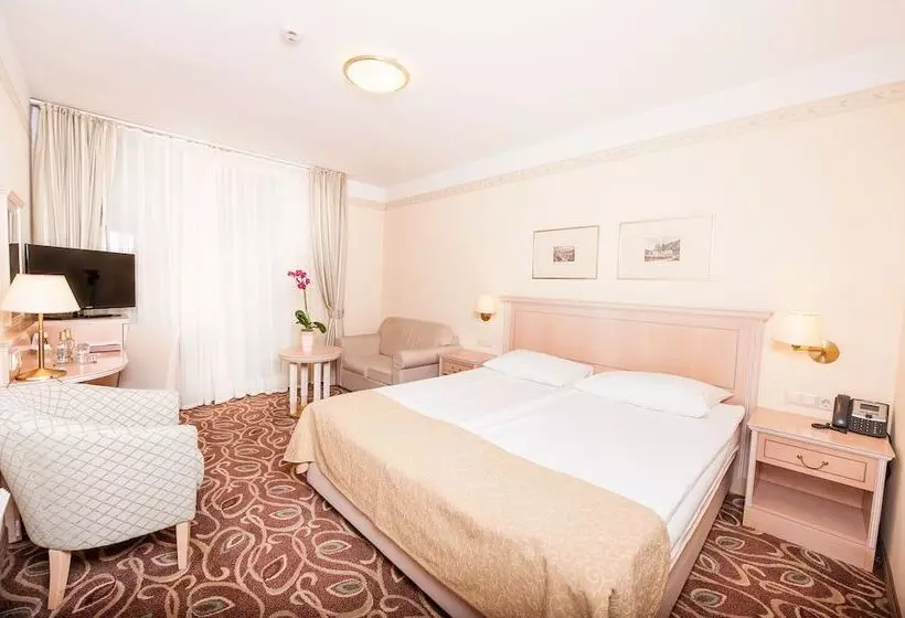 اتاق سوپریور با بالکن, Grand Hotel Sava Superior
